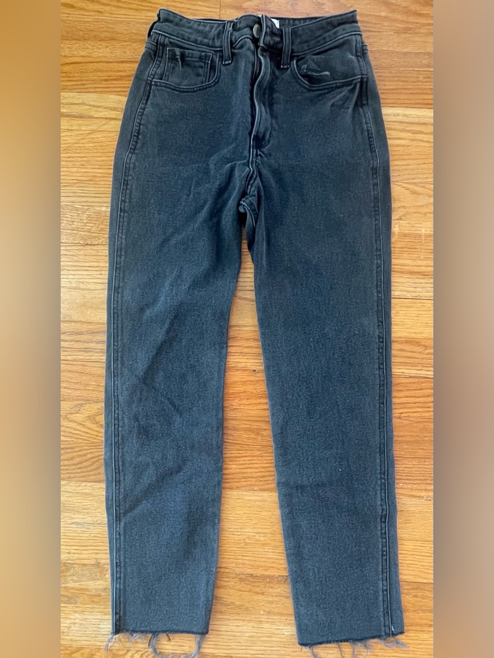 Hollister High-Rise Straight-Leg Jeans in Washed Black